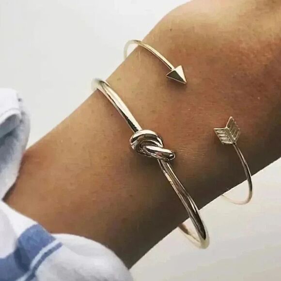 SALE* Gold Double layer arrow and knot bracelets - Picture 1 of 5